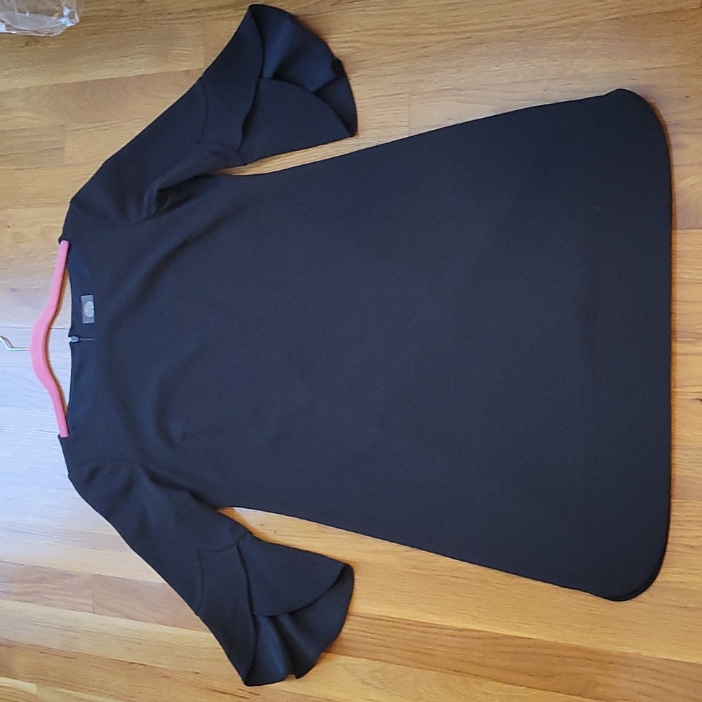 Vince Camuto black shift dress
